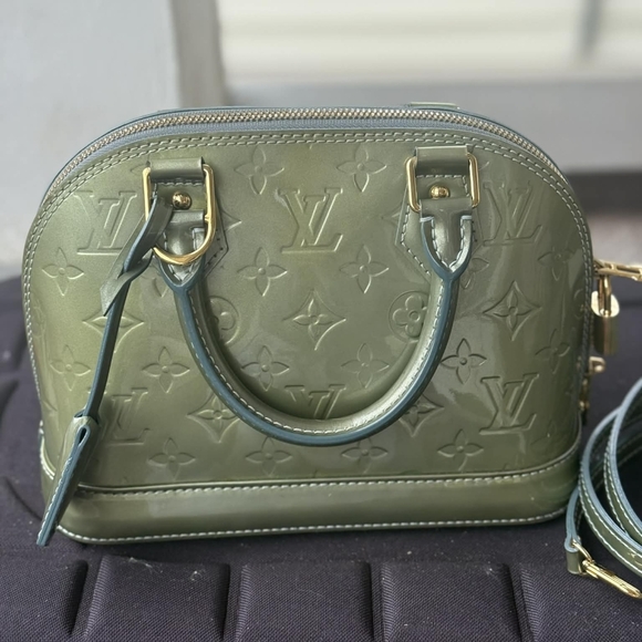 (SOLD)Authentic Louis Vuitton Vernis BB alma - Picture 12 of 12